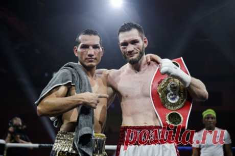 Россиянин Муртазалиев нокаутировал Кулкая и завоевал титул чемпиона IBF. 31-летний россиянин одержал победу над 38-летним соперником из Германии в 11 раунде, отправив оппонента в технический нокаут.