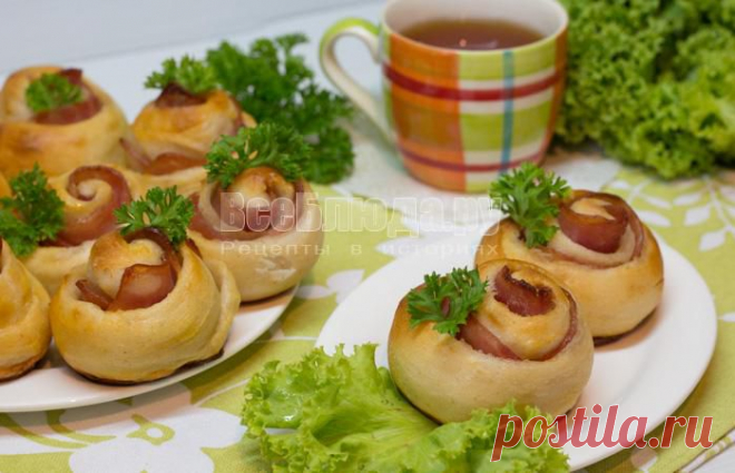 Розочки с колбасой (беконом) из дрожжевого теста, рецепт с пошаговыми фото | Все Блюда