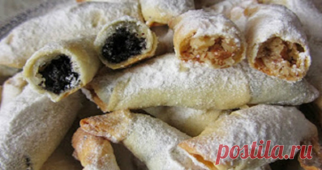 Обалденные рогалики — тончайшее, хрустящее тесто и много сладкой вкусной начинки! Есть у меня рецепт интересного теста — подходит оно и для рогаликов, и для Наполеона, и для печенья. Когда-то его принес мне муж (женский коллектив имеет свои преимущества!) много лет назад. Рогалики …