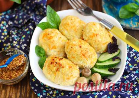 Куриные котлеты с творогом в духовке Куриные котлеты в духовке очень упрощают жизнь каждой хозяйки без исключения. Ваше дело – приготовить фарш, а далее доверить это дело духовке. Очень радует отсутствие разбрызганного жира на плите, копоти на кухне и огромного количества калорий, которые прибавляются в зажаренной корочке обычных котлет. Если вы хотите приготовить действительно вкусные котлеты быстро и не хлопотно, обратите внимание на этот рецепт куриных котлет с творогом...