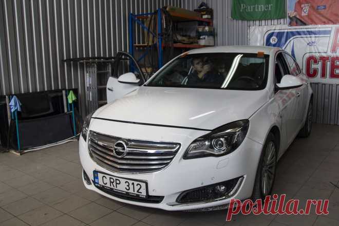 Opel Insignia с новым лобовым и боковым стеклом