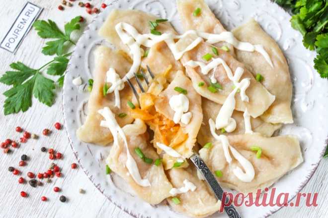 Вареники с капустой Один из самых популярных рецептов украинской кухни – это вареники с капустой. Как бы ни старались производители полуфабрикатов вложить в них вкус и свою душу, но вкуснее домашних вареников с капустой …