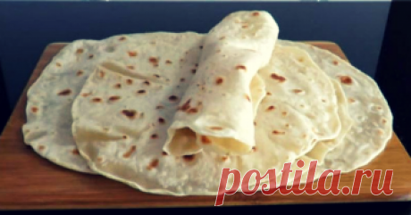 Тонкий лаваш в домашних условиях. Вкуснее магазинного! - Золотые Советы Я очень люблю лаваш. Но в магазине он не очень вкусный, долго искала рецепт, вот наконец то нашла. Теперь для меня не составляет особого труда нажарить лепёшек. 40 шт за 1 час. Вкуснотище , куда там магазинным. Это рецепт 1 порции, я всегда готовлю 2 порции(40шт). Ингредиенты –1 ч.л сухих дрожжей (можно без них) –1 ч.л соли –0.5 ч.л сахара –1 ст.л. масла растительного –1 стакан теплой воды –3 стакана м...