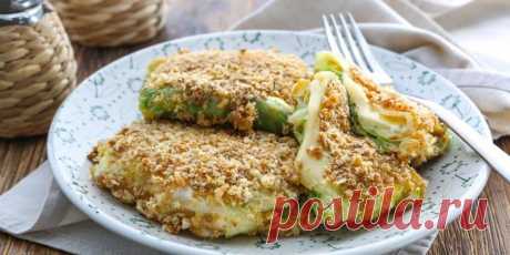 Капустные шницели с сыром и зеленью.