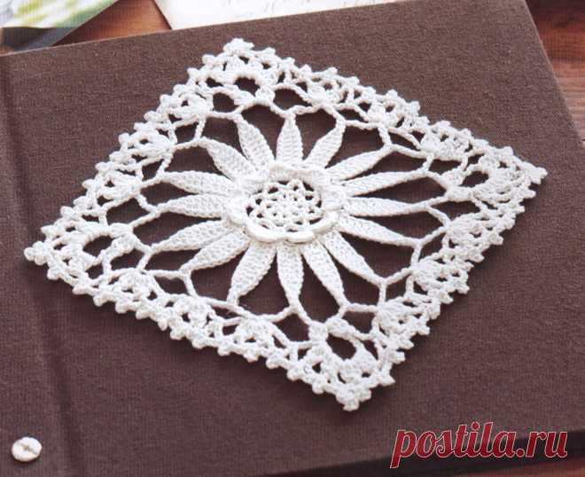 Ivelise Feito à Mão: Quadrado Com Flor De Crochê