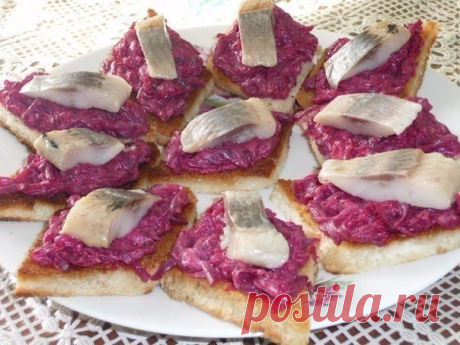 ЗАКУСОЧНЫЕ БУТЕРБРОДИКИ 

• источник Домашняя Кулинария •
 

 







ЗАКУСОЧНЫЕ БУТЕРБРОДИКИОтличный вариант для праздничного стола!Ингредиенты:- батон- 1 отварная свекла- 2 зубчика чеснока- майонез- филе селедочки- растите…