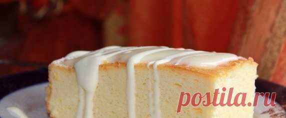 ТОП-9 ЛЮБИМЫХ ДЕТСКИХ БЛЮД

1. Творожная запеканка по рецепту детского сада

ИНГРЕДИЕНТЫ:
● Творог – 400 г
● Молоко – 1 ст. (200 мл)
● Яйцо куриное – 1 шт.
● Сахар – 4 ст. л.
● Соль – 1 ч. л.
● Крупа манная – 40 г
● Масло сливочное – 40 г

ПРИГОТОВЛЕНИЕ:
Творог размять вилкой до однородности, убрать крупные комки. Если творог сильно сухой, прокрутить его через мясорубку. Никаких комбайнов, миксеров и блендеров использовать не стоит. Запеканка не любит «лишнего» кислорода, ...