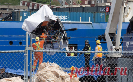 Океанограф назвал причину взрыва на батискафе «Титан». «Титан», отправившийся к обломкам затонувшего более века назад лайнера «Титаник», пропал с радаров утром 18 июня. Спустя неделю Береговая охрана США обнаружила его обломки, все пять членов экипажа погибли