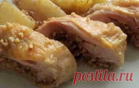 Куриный рулет с орехами и базиликом - Кулинарные рецепты 