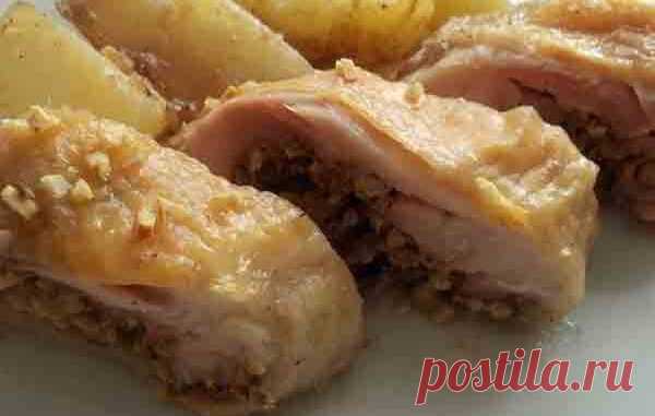 Куриный рулет с орехами и базиликом - Кулинарные рецепты 