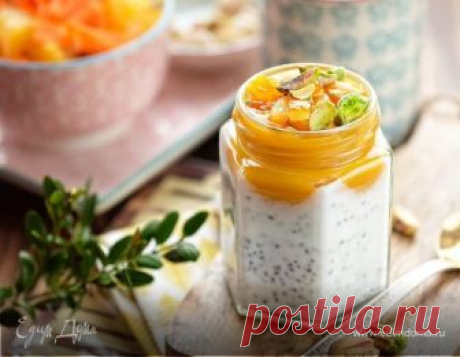 Чиа-пудинг с манговым пюре, апельсиновыми цукатами и фисташками. Ингредиенты: чиа семена, манго, апельсиновые цукаты | Едим Дома кулинарные рецепты от Юлии