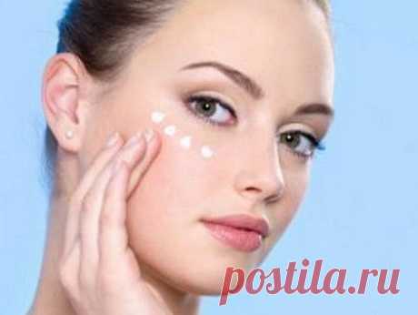 Упражнения для подтяжки век в домашних условиях помогут вернуть молодость.