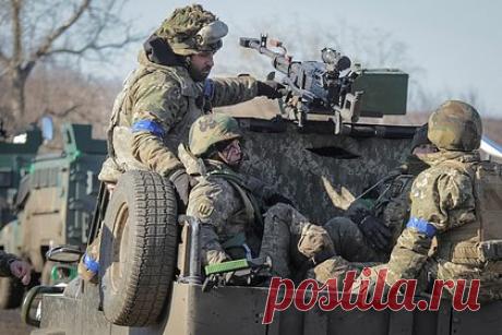 В Китае уличили Украину в попытках напрямую столкнуть НАТО с Россией. Военный эксперт Сун Чжунпин заявил, что Украина стремится спровоцировать прямое столкновение НАТО с Россией. «Киев будет постоянно прилагать усилия, чтобы подтолкнуть союзников из НАТО к прямым боевым действиям с российскими войсками на Украине», — считает специалист.