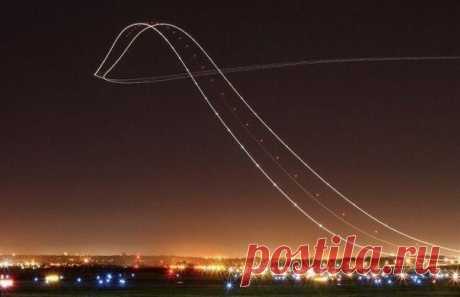 Взлет Boeing 757 на длинной выдержке / Занимательная реклама