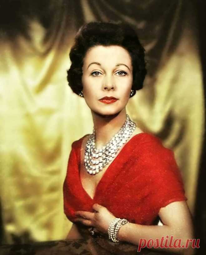 Последние студийные портреты Вивьен Ли, выполненные лондонским фотографом Vivienne, 1958 год.