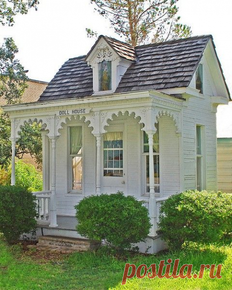 The 1910 Dietz "Dollhouse"....Tiny House Eye Candy- A Micro-Victorian House | Outside