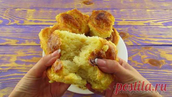 Булочки к чаю - самые воздушные, вкусные и нежные!!! Приветствую всех! Сегодня я готовлю сдобные булочки на молоке в сметанной заливке. Булочки получаются очень вкусные, ароматные и воздушные. Ингредиенты:мука пшеничная - 400 г в тесто + 80 для присыпки...
