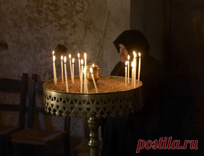 Почему в церкви ставят свечи ПРИХОД ВОСКРЕСЕНСКОЙ И ВСЕХСВЯТСКОЙ ЦЕРКВЕЙ Г. БЕЛАЯ ХОЛУНИЦА. В Храм Божий надо ходить, пока ноги носят.