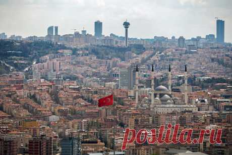 В Турции назвали настоящих «владельцев» Крыма. Обозреватель газеты Türkiye Мерьем Айбике Синан прокомментировала саммит «Крымская платформа», прошедший в Киеве, и назвала настоящих «владельцев» полуострова. По словам журналистки, выступление турецкого министра иностранных дел Мевлюта Чавушоглу на саммите было «самым острым».