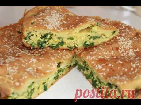 Заливной пирог с зеленым луком и яйцом. Очень вкусный.