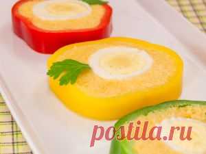 Перец, фаршированный сыром и яйцами