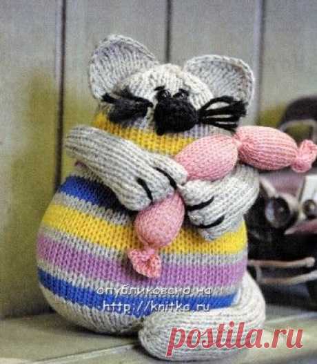 Вязаная игрушка “Кот с сардельками”, Вязаные игрушки