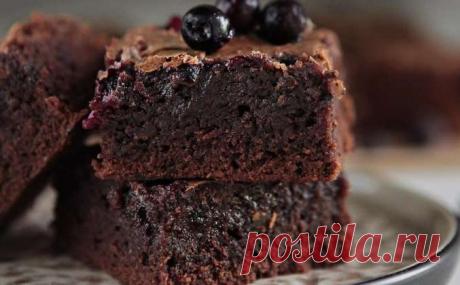 Брауни с черной смородиной