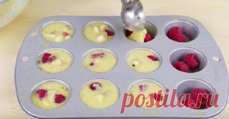 Простой и вкусный кекс без муки и сахара. Читать далее...