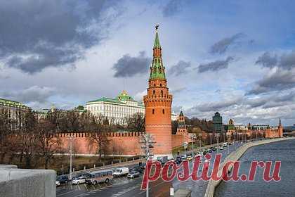 В Кремле ответили на вопрос об обсуждениях снятия моратория на смертную казнь. В Кремле не обсуждают снятие моратория на смертную казнь. Об этом заявил пресс-секретарь президента России Дмитрий Песков. Ранее депутат Константин Затулин предложил проконсультироваться с президентом России и правительством по вопросу восстановления в стране смертной казни.