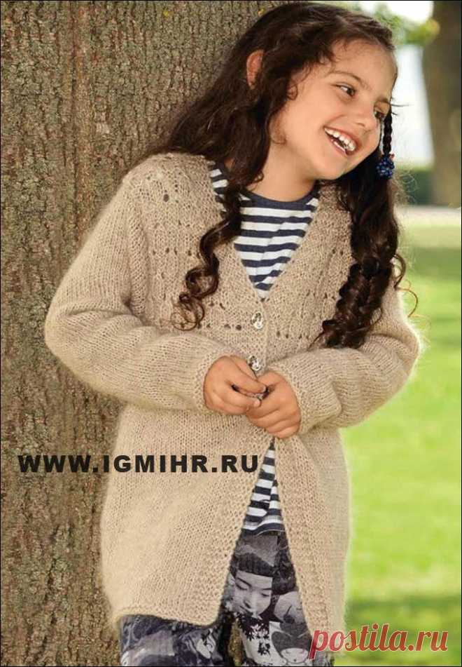 Теплый и мягкий жакет бежевого цвета для девочки 6-12 лет. Спицы