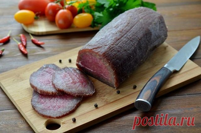 Залей мясо водочкой, а еще лучше — коньяком, и посмотри, что произойдет через 3 дня.
Вкусное мяско, которое не требует особых затрат и кулинарных умений, — это находка для каждой хозяюшки. 
Что может быть лучше, чем прошутто, салями или бастурма? Только вяленая говядина собственного приготовления,
