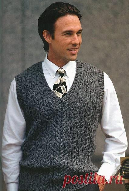 Мужской вязаный жилет с красивым узором