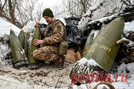 На Украине потребовали от Запада отдать Киеву все вооружение. Секретарь Совета нацбезопасности и обороны (СНБО) Украины Алексей Данилов заявил, что Запад должен передать Киеву все вооружение и технику. «Им нужно сейчас срочно все передавать нам, как это сделала Дания. (...) Это будет металлолом, который вам будет абсолютно не нужен», — потребовал он.