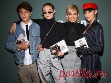 23 апреля, Джиджи Хадид празднует 23-летие. ELLE решил не спорить с феноменом этого двузначного числа и собрал 23 интересных факта из биографии одной из самых востребованных моделей современности.
1) Настоящее имя Джиджи — Джелена Нура. Запоминающийся творческий псевдонимпридумала мама девушки, бывшая модель Иоланда Фостер.