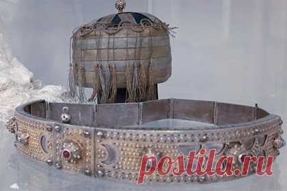 Найденный в КБР символ матриархата покажут в Музее современной истории России. В Государственном центральном музее современной истории России откроется выставка «Кабардино-Балкария. Путь через века», на которой представят уникальную каменную женскую статуэтку, символизирующую матриархат. Отмечается, что выставка откроется 21 сентября и продлится до 23 октября.