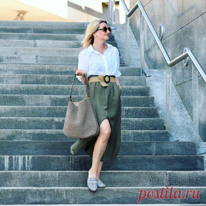 Как выглядит самая модная юбка сезона и с чем ее носить
Среди многообразия летних юбок трудно выбрать одну — самую модную и актуальную. У каждой женщины она будет своя — подходящая к особенностям фигуры, личному стилю и настроению. Однако на подиумах и в модных блогах нельзя не заметить одной всеобщей любви: соблазнительная, романтичная, элегантная – вариация этой юбки есть у каждой звезды...
Читай дальше на сайте. Жми подробнее ➡