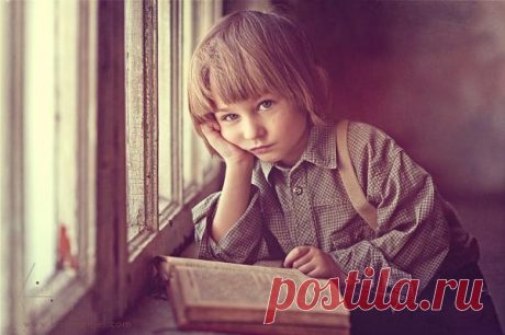 Работая психологом в детском саду, заметила такую вещь - детей искусственно и очень мощно ограждают от переживаний, не рассказывают грустных историй, пропускают в "Золушке" абзац о том, что мама умерла. 

На полном серьезе на просторах инета обсуждается жестокость и немилосердность народных и авторских сказок, нет, не тех, что Афанасьев для подросших детей и взрослых собирал. Классические сказки, "Пряничный домик", к примеру, сказки Чуковского, "Красная шапочка" и даже "Ко...