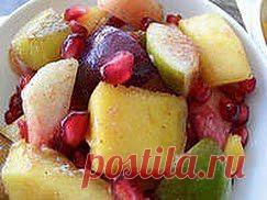 Осенний фруктовый салат | Друг пенсионера
В разгар фруктового сезона постарайтесь обя­зательно есть как можно больше фруктов.