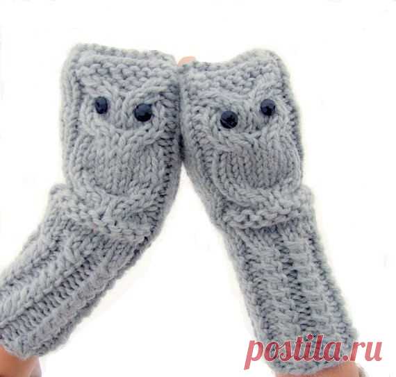 Owl fingerless gloves in light gray by CozySeason on Etsy