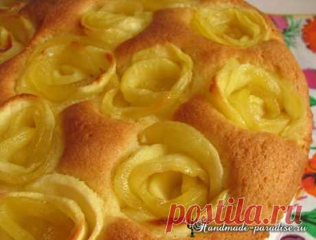 Яблочный пирог с розами