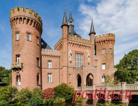 Замки Германии:Мойланд (Schloss Moyland)