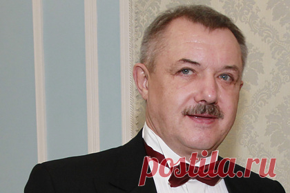 Настоящий владелец шахты «Листвяжная» уехал из России. Бывший депутат Госдумы Владимир Гридин, которого считают настоящим владельцем компании «СДС-Уголь» и шахты «Листвяжная», на которой 25 ноября погиб 51 человек из-за взрыва метана, уехал из России. Источник «Известий» утверждает, что сейчас Гридин находится в Монако. Связаться с ним не удалось.