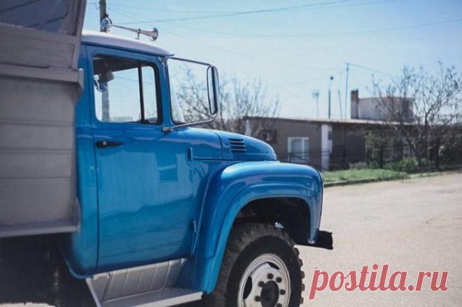 Роскошный самосвал ЗИЛ-130 из Севастополя (10 фото)