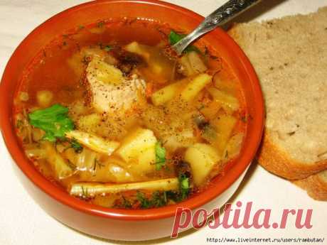 Суп с капустой, стручковой фасолью и грибами