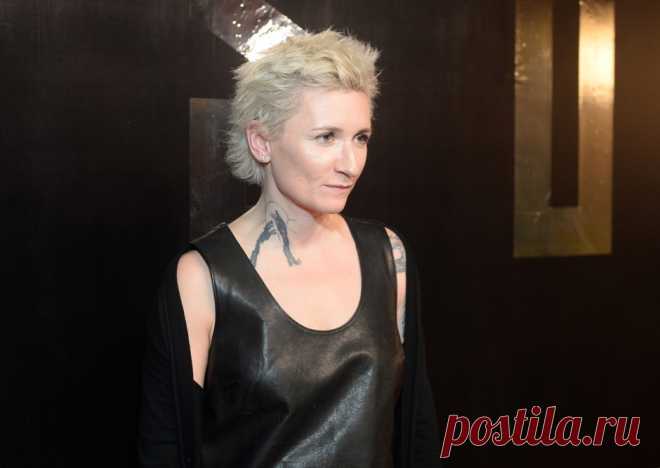 Как выглядят звезды, которые сделали татуировку на лице . Милая Я