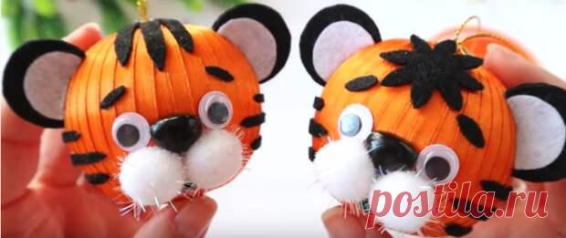 Чудесные тигрята своими руками - Полезные советы
                                             - 26 декабря
                                             - 43070449899 - Медиаплатформа МирТесен Наверняка, у многих Новый год ассоциируется в первую очередь с елкой, да, конечно, не с простой, а с нарядной. Самое же традиционное елочное украшение — игрушки, в первую очередь шары.И даже если у вас уже есть целая коробка елочных игрушек, каждый год хочется добавить к украшениям че...