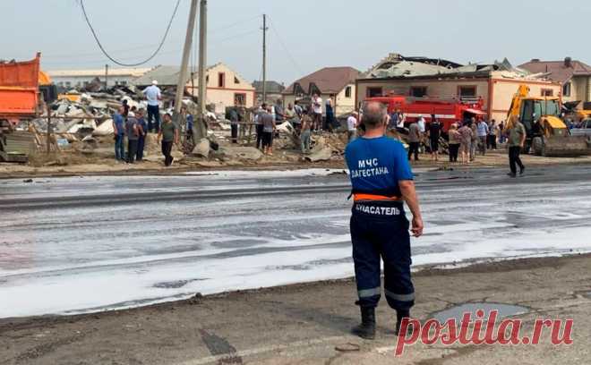 Очевидцы рассказали о взрыве на АЗС в Махачкале и его последствиях. Жители Махачкалы рассказали РБК о взрыве, который произошел вечером 14 августа на автозаправке «Нафта-24» в Дагестане.