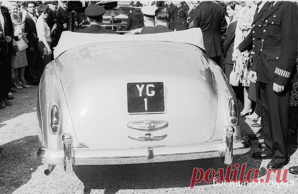 Юрий Гагарин едет по Лондону в Роллс-Ройсе с номером, составленном из его инициалов и единицы - дань уважения первому в истории космонавту. / История цивилизаций!