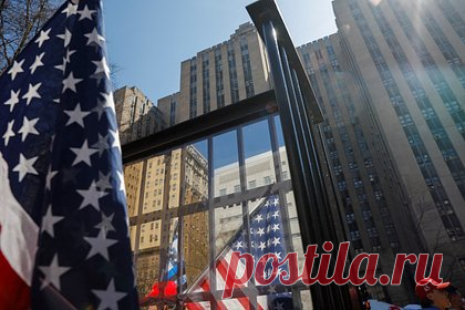 США поменяли тактику в борьбе с обходом антироссийских санкций. Министерство юстиции США находится в поиске новых способов перекрытия пути уклонения от антироссийских санкций и сосредоточит свое внимание на зарубежных инвестиционных консультантах, хедж-фондах и юридических фирмах, заявил глава рабочей группы Минюста США по исполнению санкций против России Эндрю Адамс.