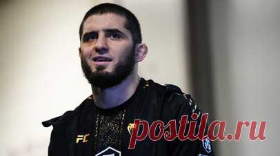 Ломал рёбра Хабибу, заставлял плакать Абдулманапа и втайне ездил на ЧМ по самбо: чем известен чемпион UFC Махачев. В отличие от большинства сверстников, увлечение Ислама Махачева единоборствами началось с тхэквондо, но настоящих успехов он достиг в боевом самбо. В 2014-м он не смог выступить на чемпионате мира из-за операции на сердце, зато два года спустя втайне от UFC отправился на турнир в Болгарию и выиграл с сухим счётом, осуществив давнюю мечту. При этом на одной из тренировок будущий…